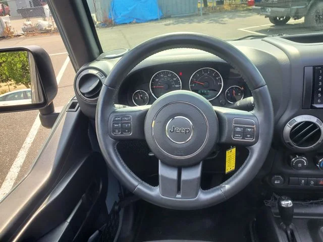Used 2015 Gray Jeep Sport image 8