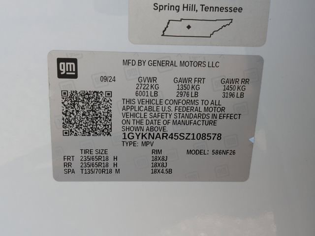 Certified Used 2025 Crystal White Tricoat Cadillac Luxury image 35