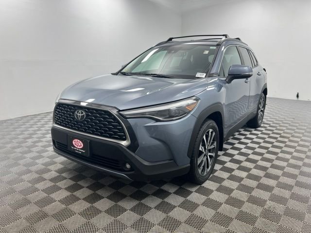 Used 2022 CELESTITE Toyota XLE image 2