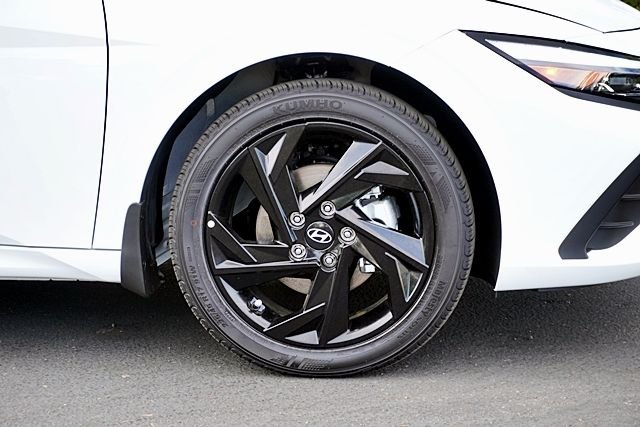 New 2026 White Hyundai SEL Sport image 8