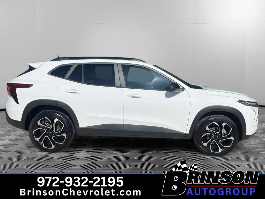 New 2026 Summit White Chevrolet 2RS image 4