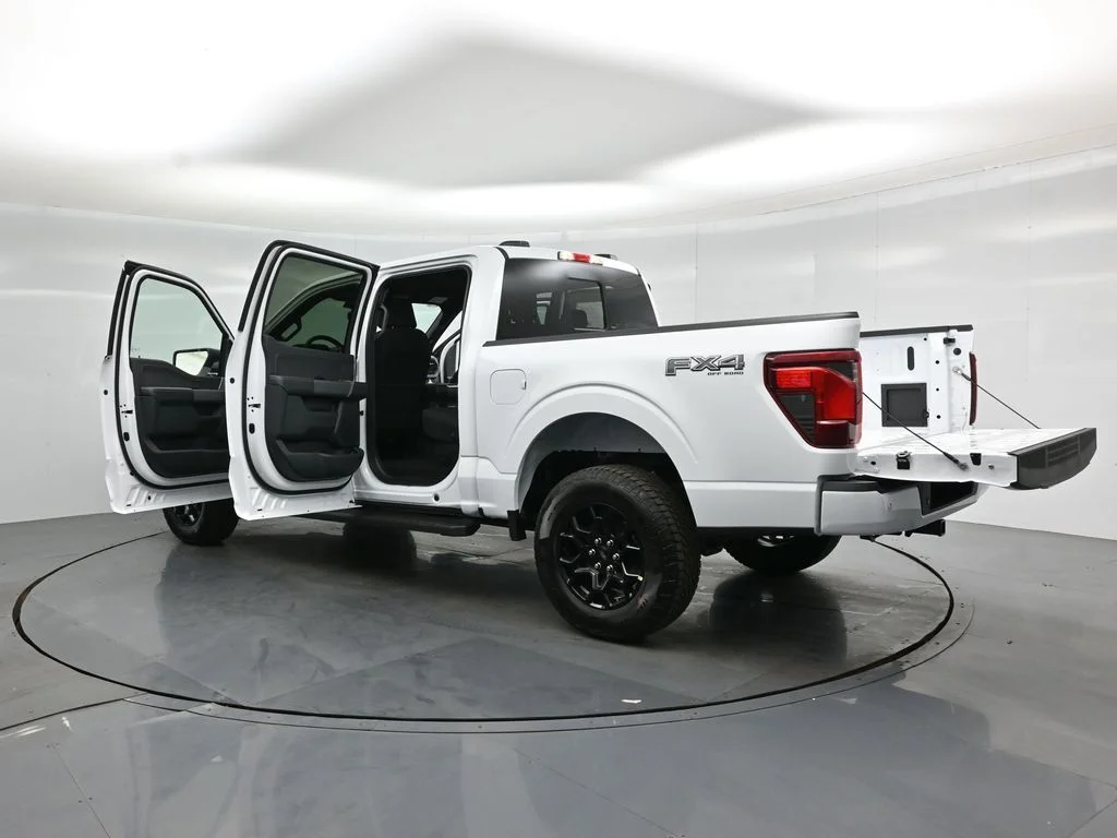 New 2026 Oxford White Ford XLT image 32