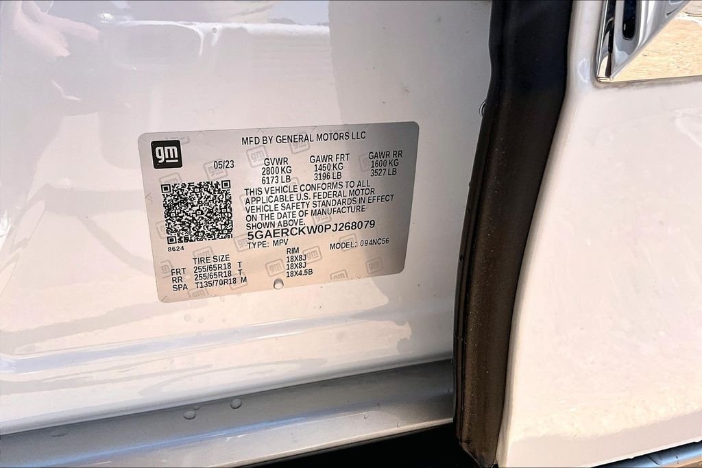 Used 2023 White Buick Premium Group image 36