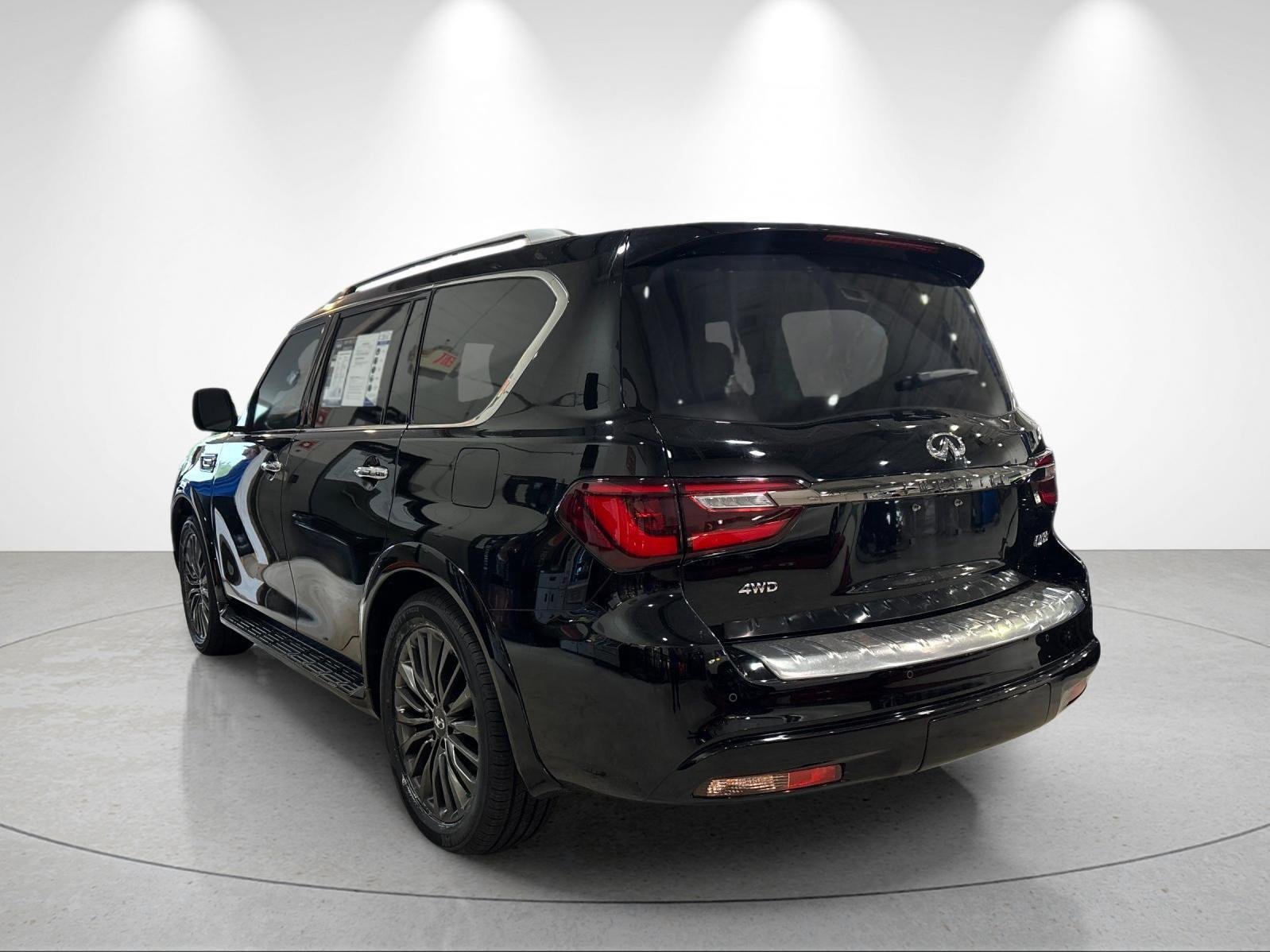 Used 2023 Black Obsidian INFINITI PREMIUM SELECT image 3