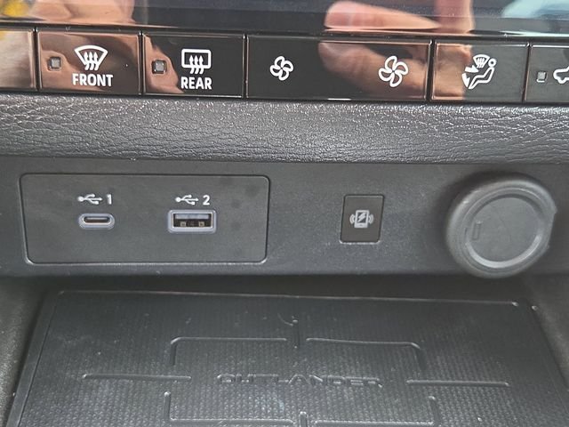 2023 Mitsubishi Outlander Plug-In Hybrid SE - Photo 11