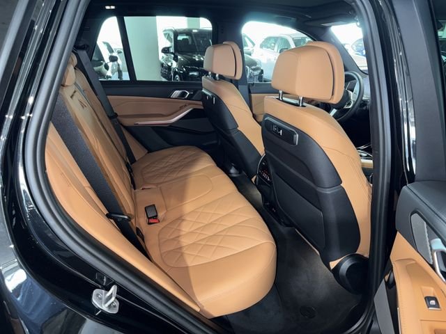 New 2026 Black Sapphire Metallic BMW xDrive50e image 11