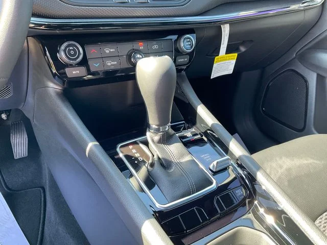 New 2026 Sting-Gray Clearcoat Jeep Latitude image 19