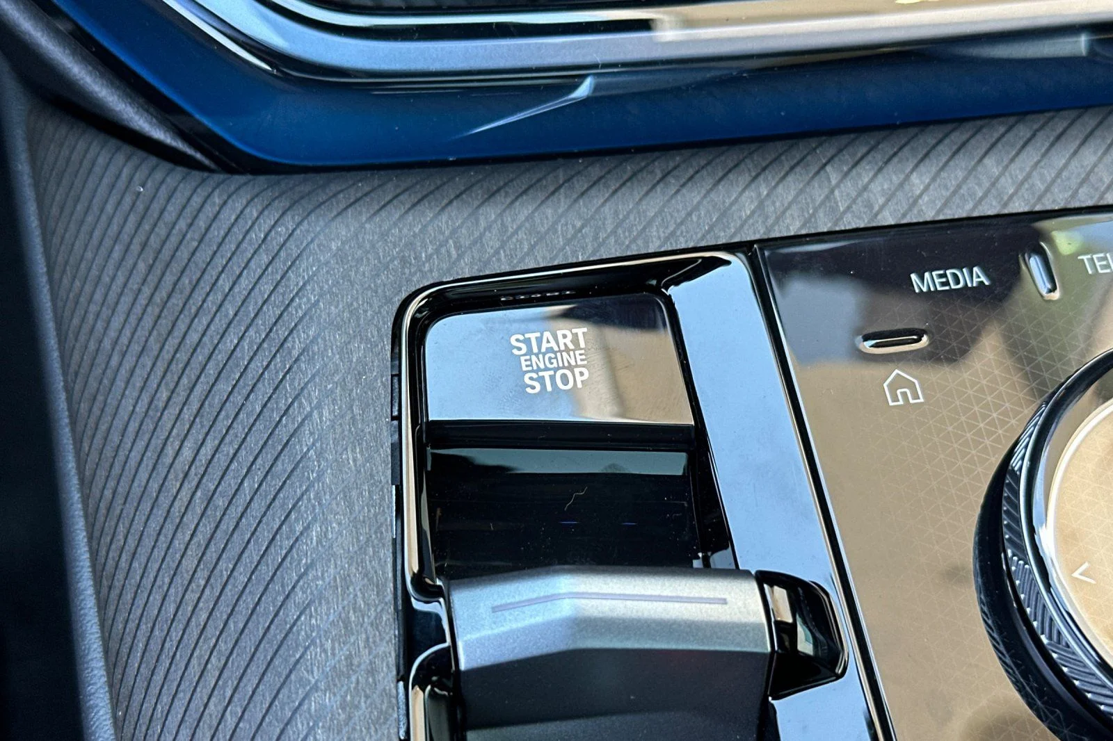 New 2026 Black Sapphire Metallic BMW 30 xDrive image 20