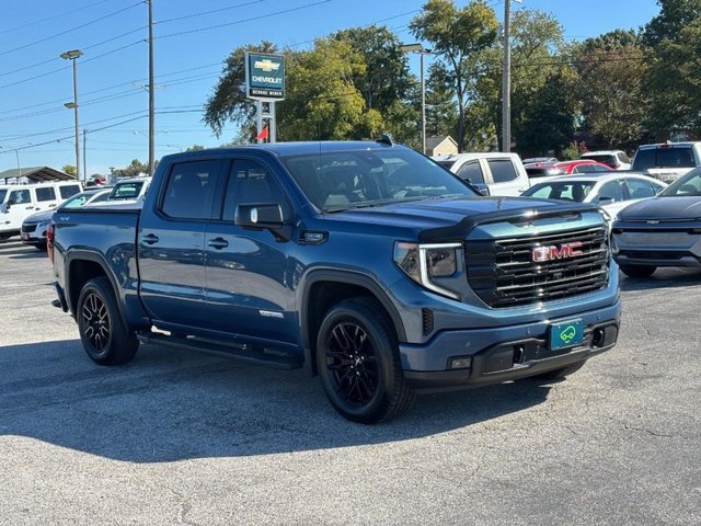 Used 2025 Downpour Metallic GMC Elevation image 7