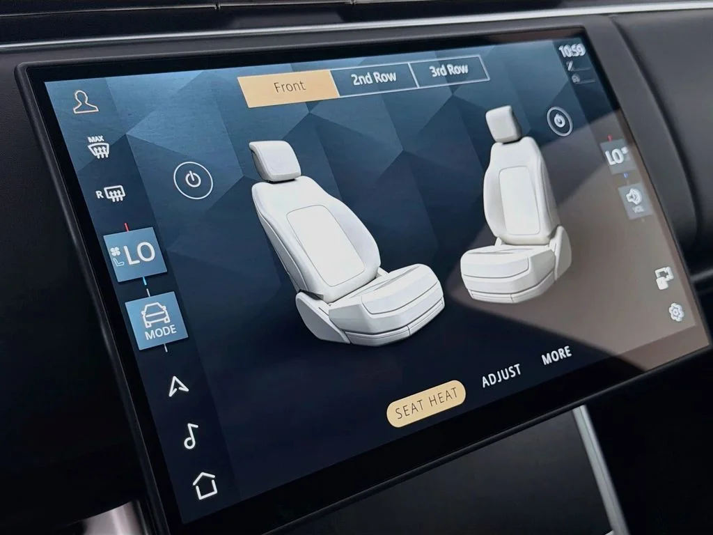 New 2026 Eiger Grey Land Rover SE image 21