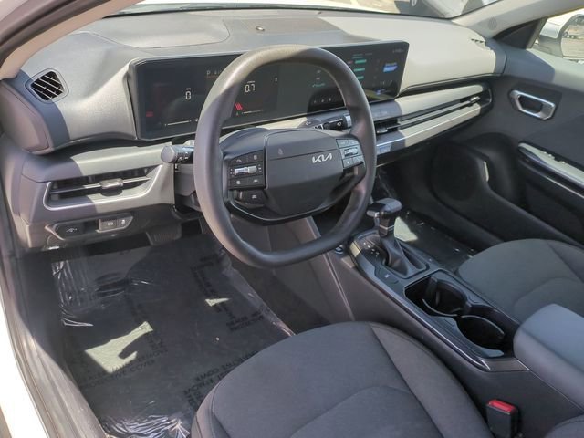 Used 2025 White Kia LXS image 11