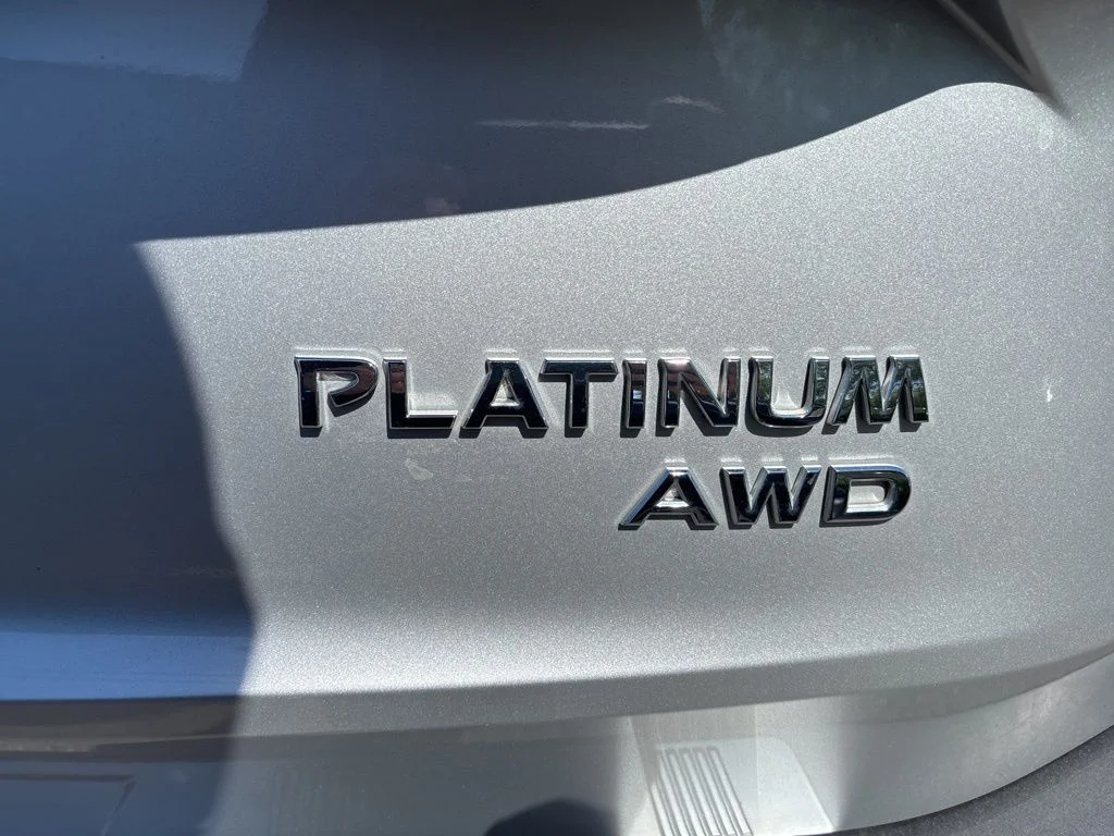 Used 2023 Silver Nissan Platinum image 24