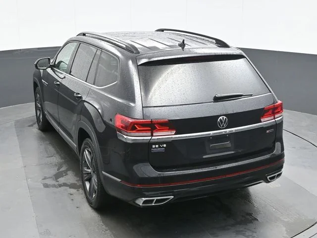 Used 2021  Volkswagen 3.6L V6 SE w/Technology R-Line image 10