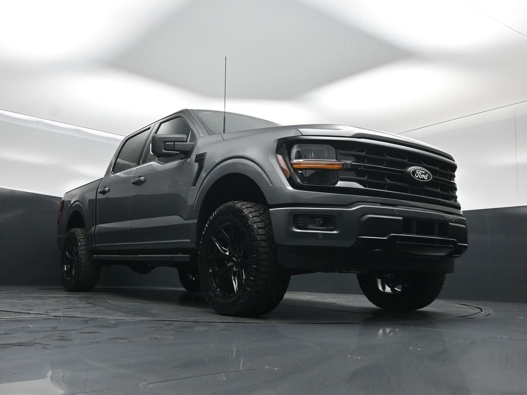 New 2026 Carbonized Gray Metallic Ford XLT image 40