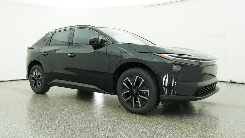 New 2026 Midnight Black Metallic Toyota XLE image 3