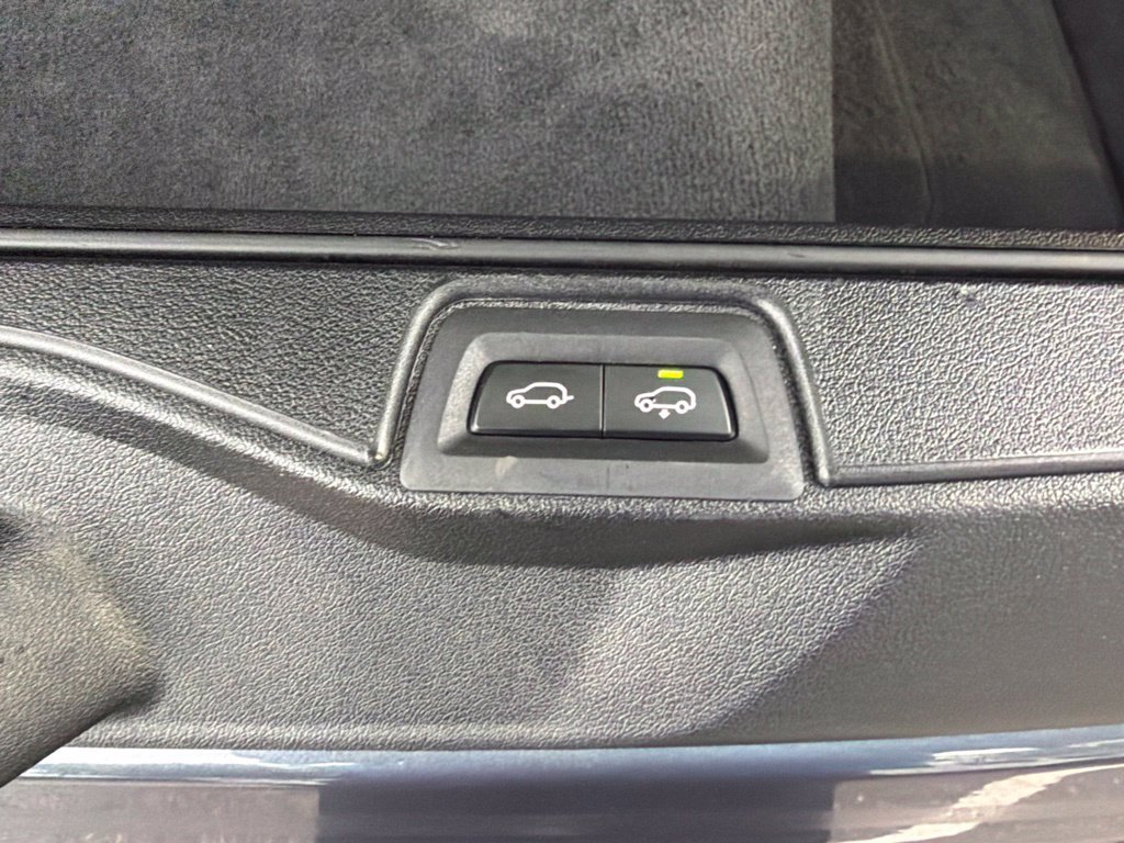 Used 2021 Gray BMW M50i image 15