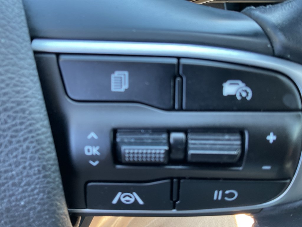 Used 2023 Glacial White Pearl Kia EX image 29
