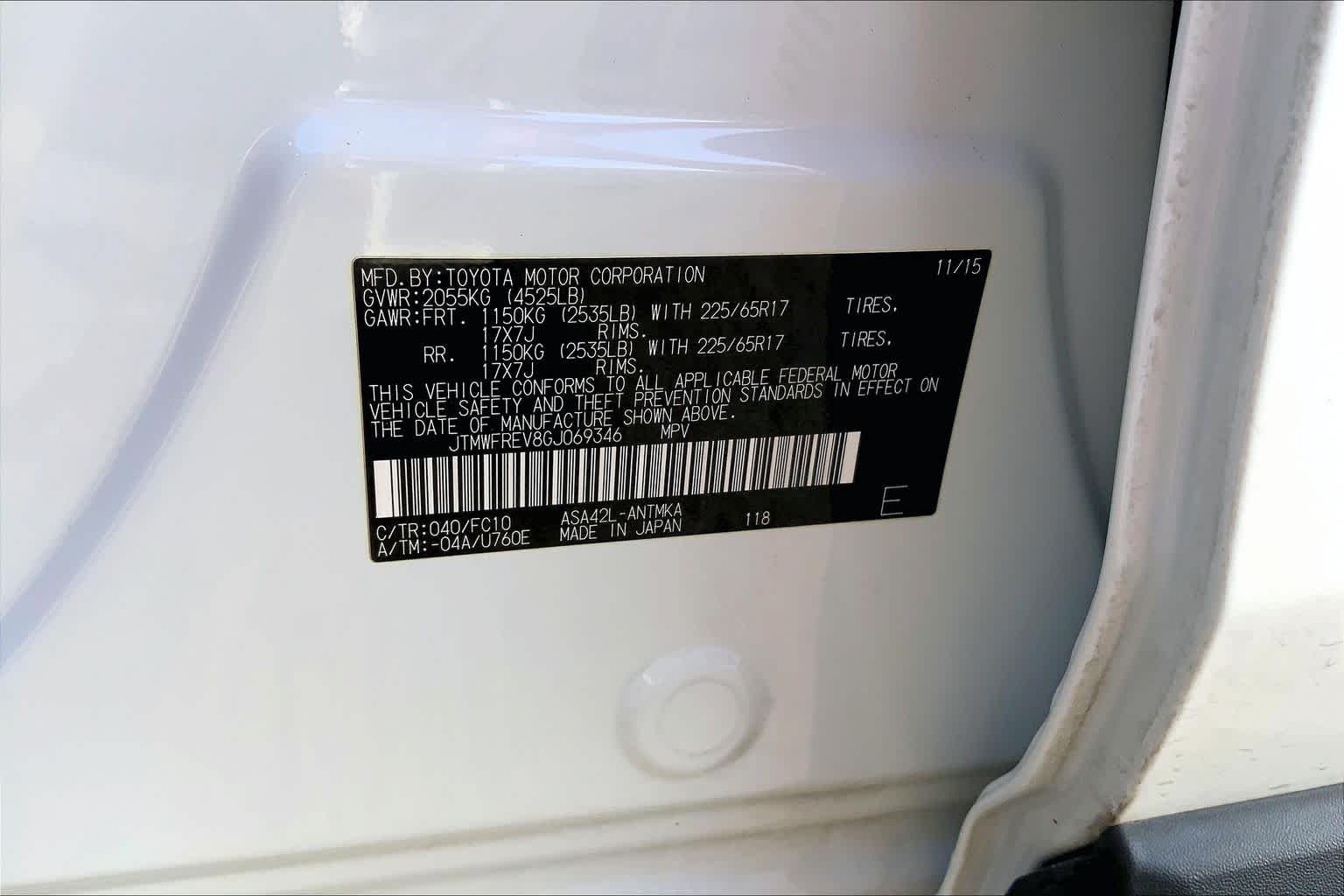 Used 2016 Super White Toyota XLE image 32
