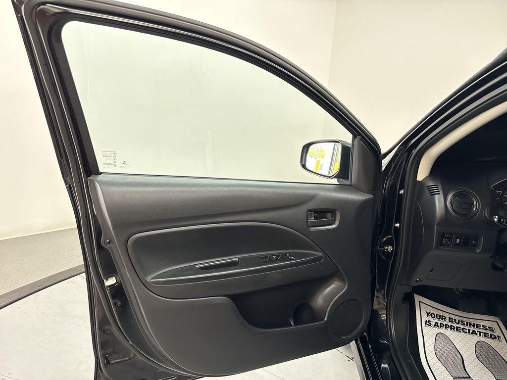 Used 2024 Jet Black Metallic Mitsubishi ES image 13