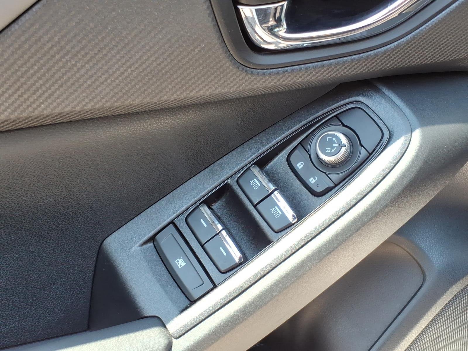 Used 2025 Crystal White Pearl Subaru Limited image 12