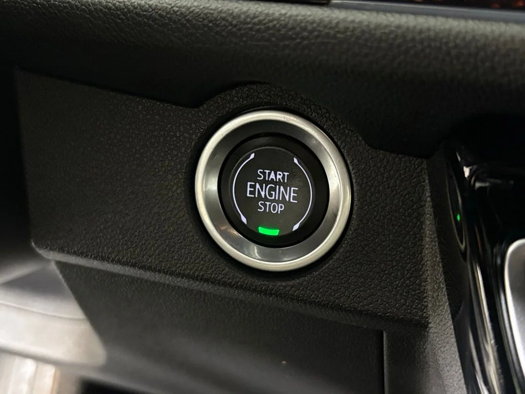Used 2024 Gray Chevrolet Z71 image 27