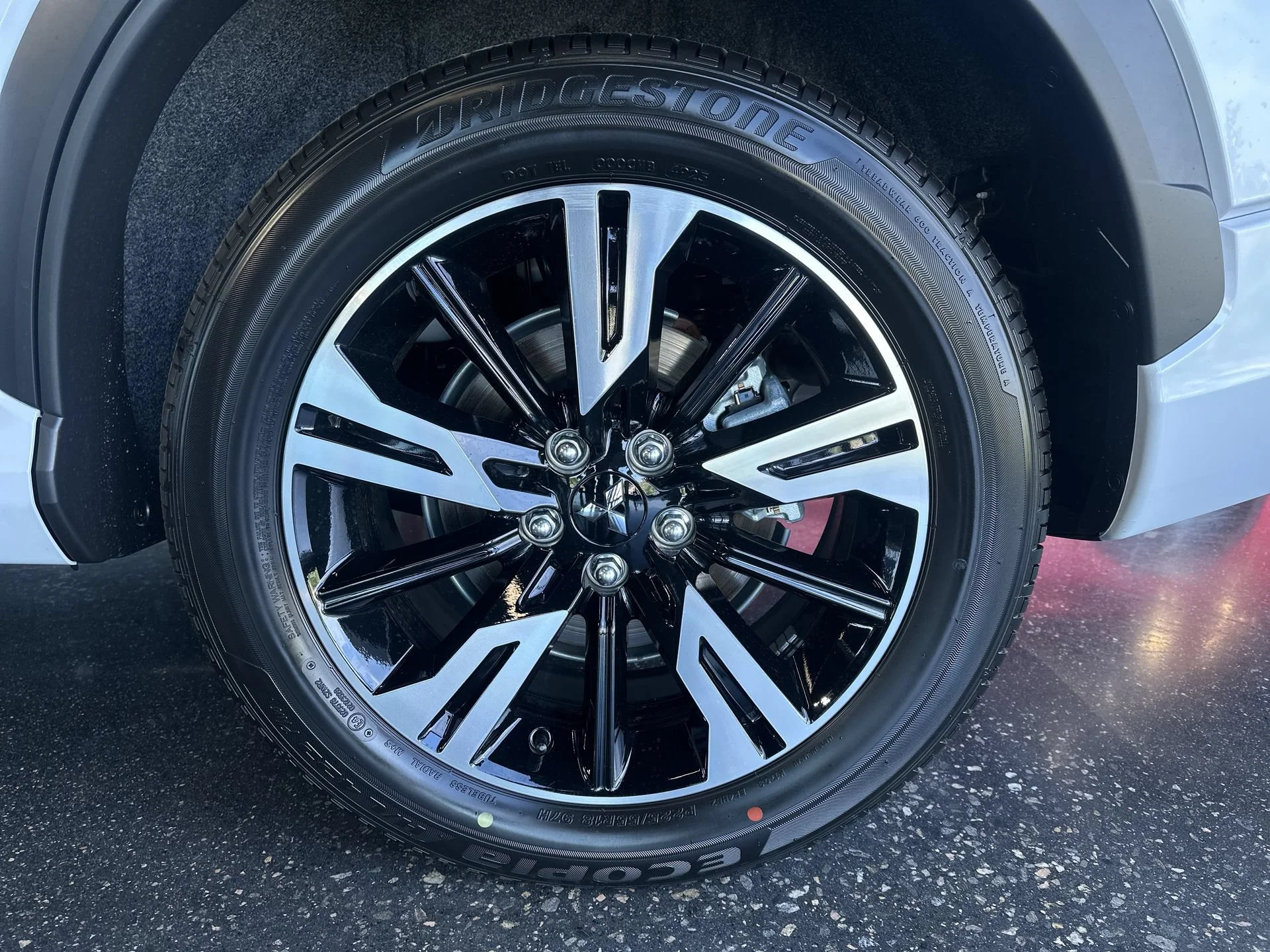 New 2026 White Diamond Mitsubishi SEL image 24