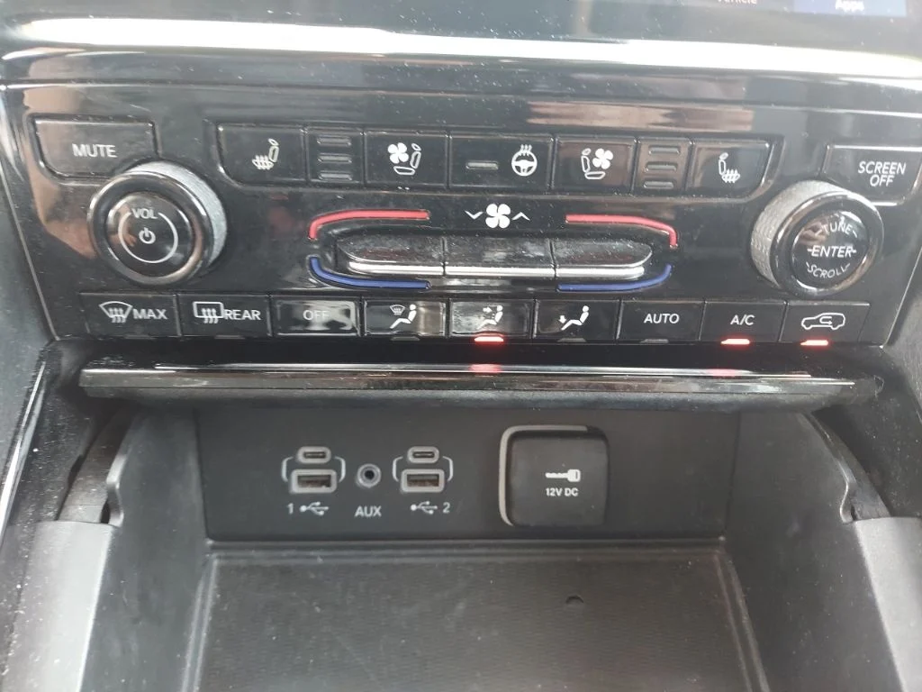 Used 2023 Gray Jeep Limited image 31