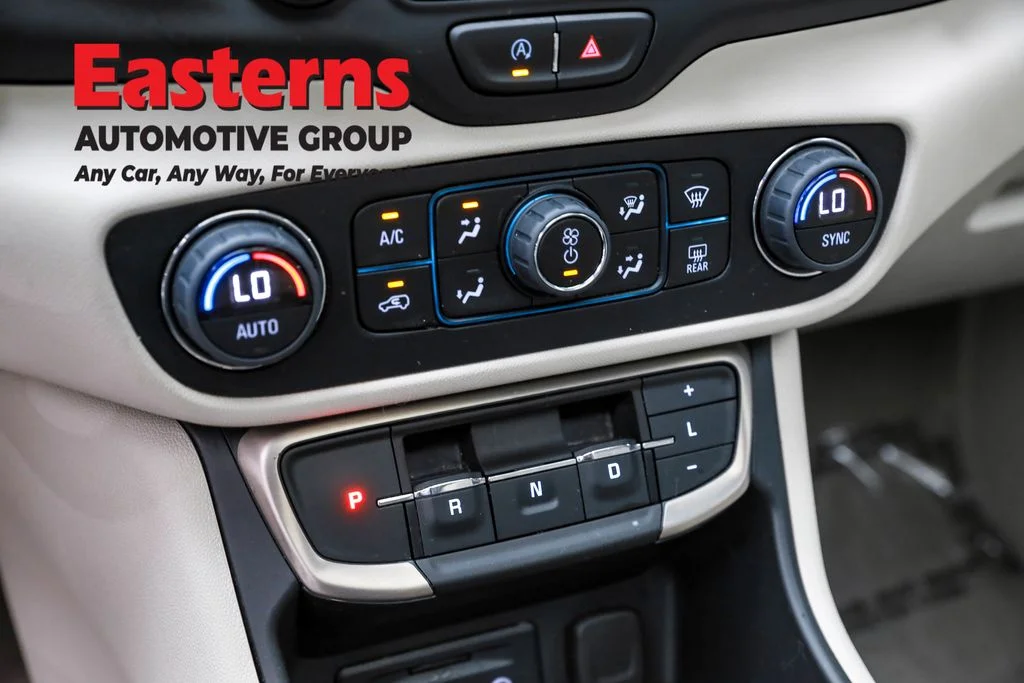 Used 2023 White GMC Denali image 13
