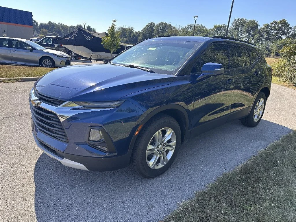 Used 2022 Blue Chevrolet LT image 3