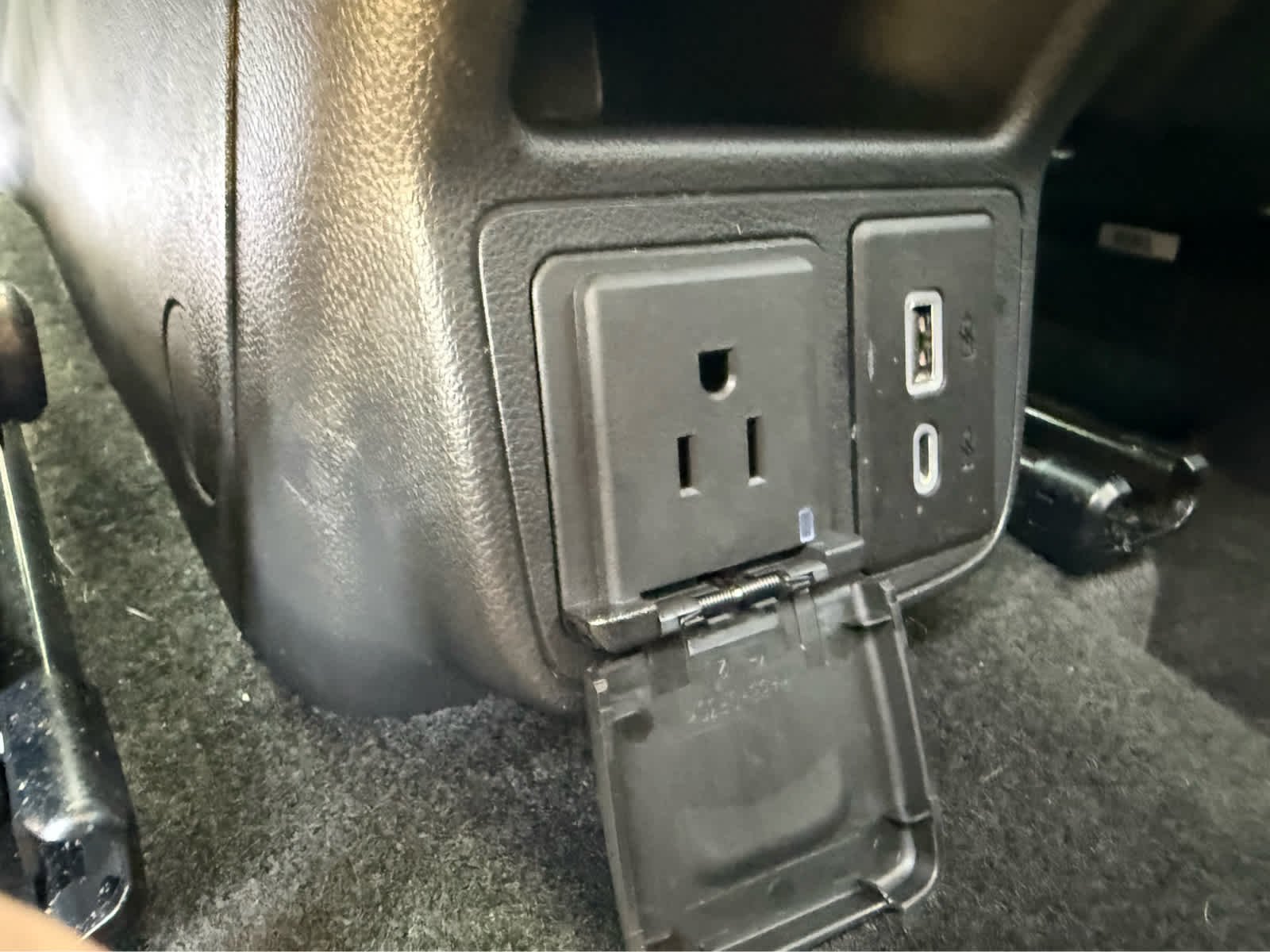 Used 2024 Summit White Chevrolet LT image 14