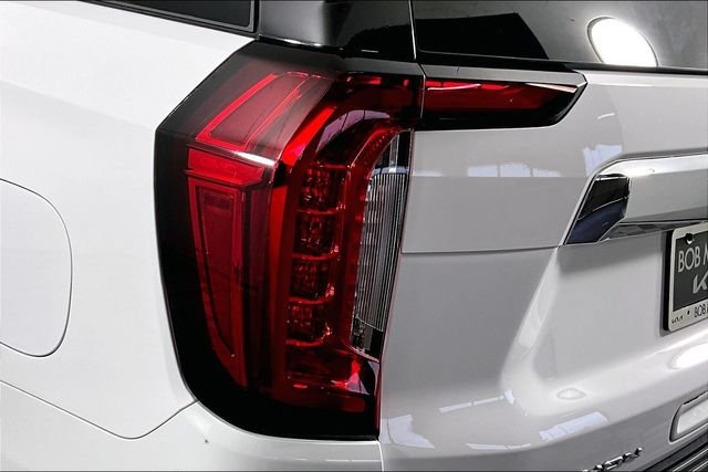 Used 2024 White GMC SLT image 22
