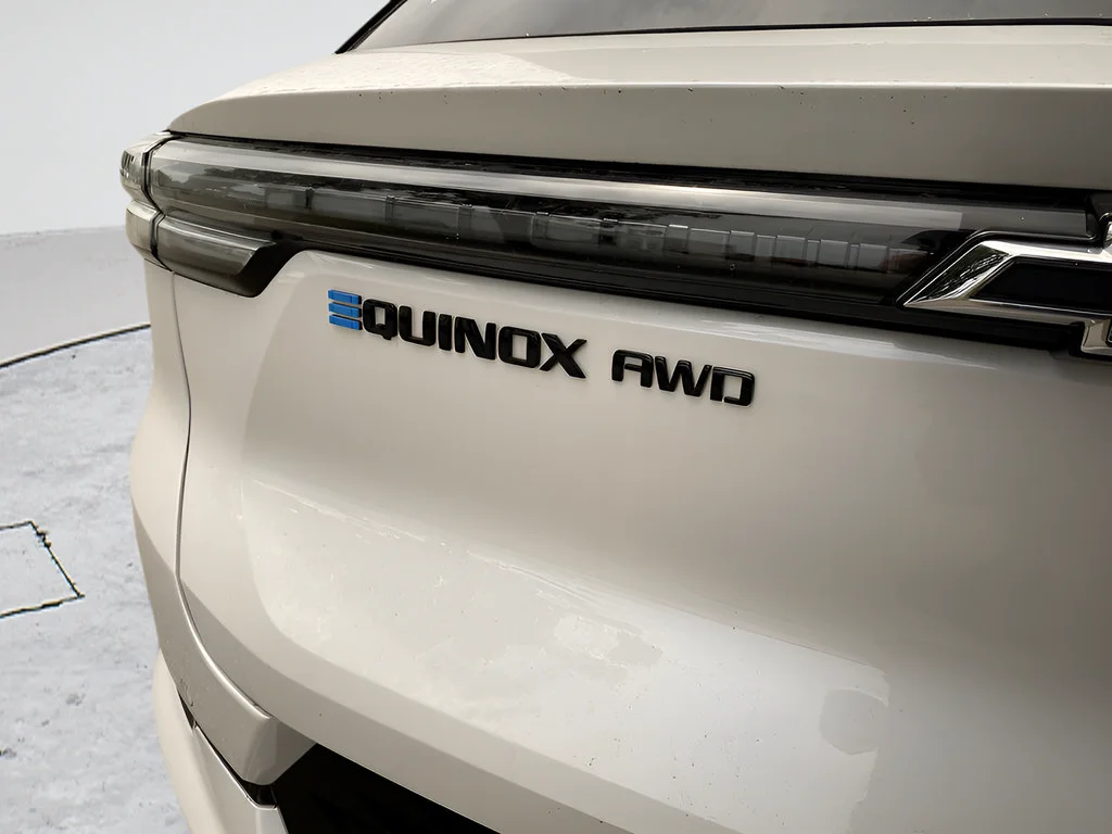 2025 Chevrolet Equinox EV RS - Photo 30
