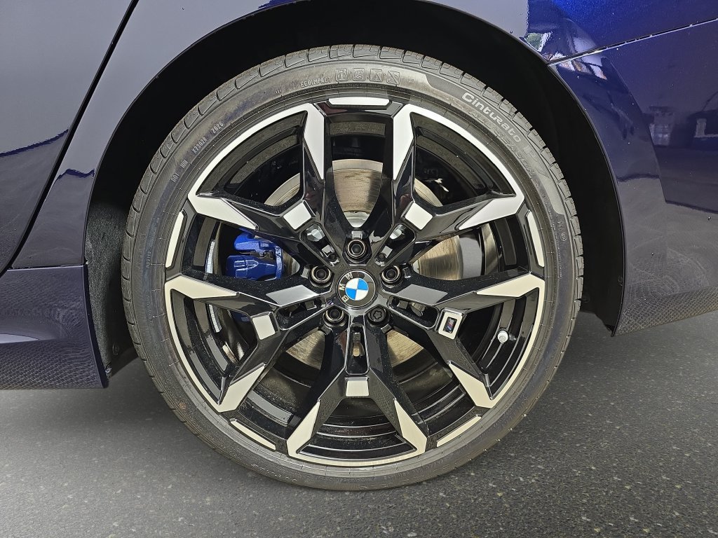 New 2026 Tanzanite Blue II Metallic BMW 330i xDrive image 34