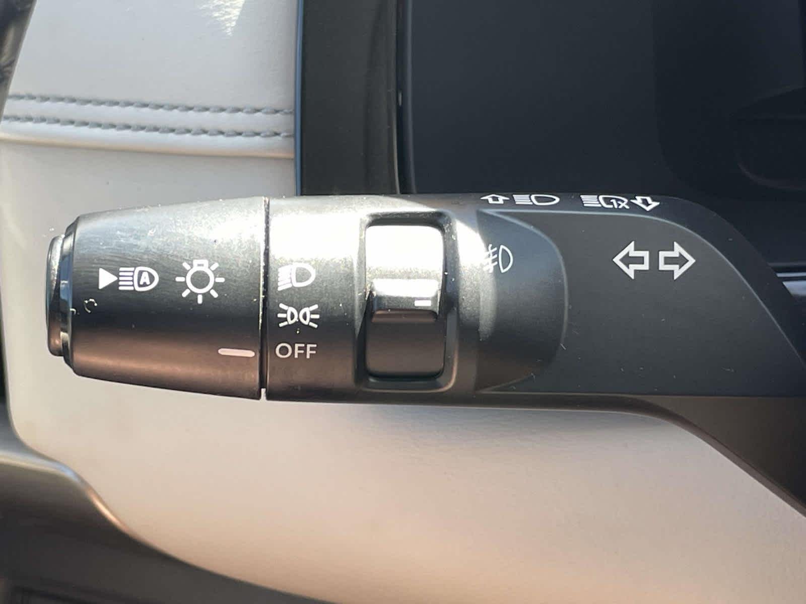 Used 2022 Gun Metallic Nissan Platinum image 41