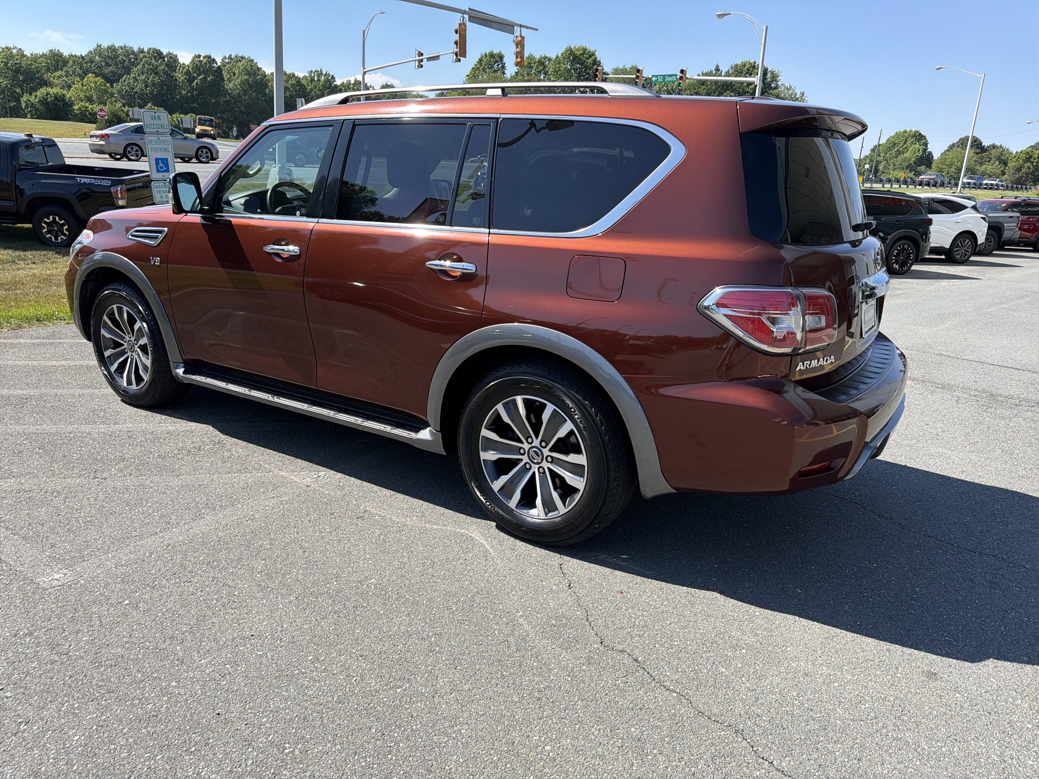 Used 2019 Forged Copper Metallic Nissan  image 4