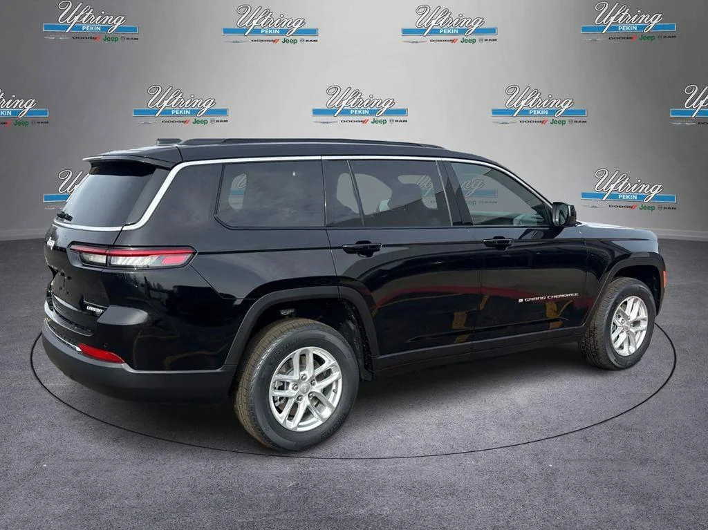 New 2026 Diamond Black Crystal Pearlcoat Jeep Laredo X image 3