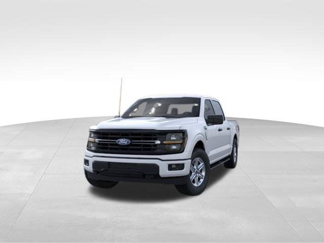 New 2026 White Ford XLT image 2