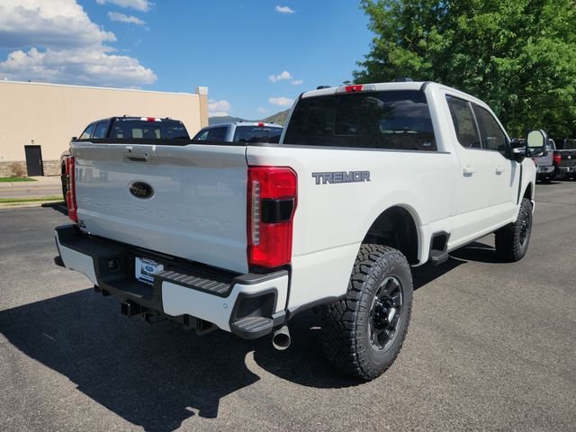 New 2026 Star White Metallic Tri-Coat Ford F-250® Lariat® image 3