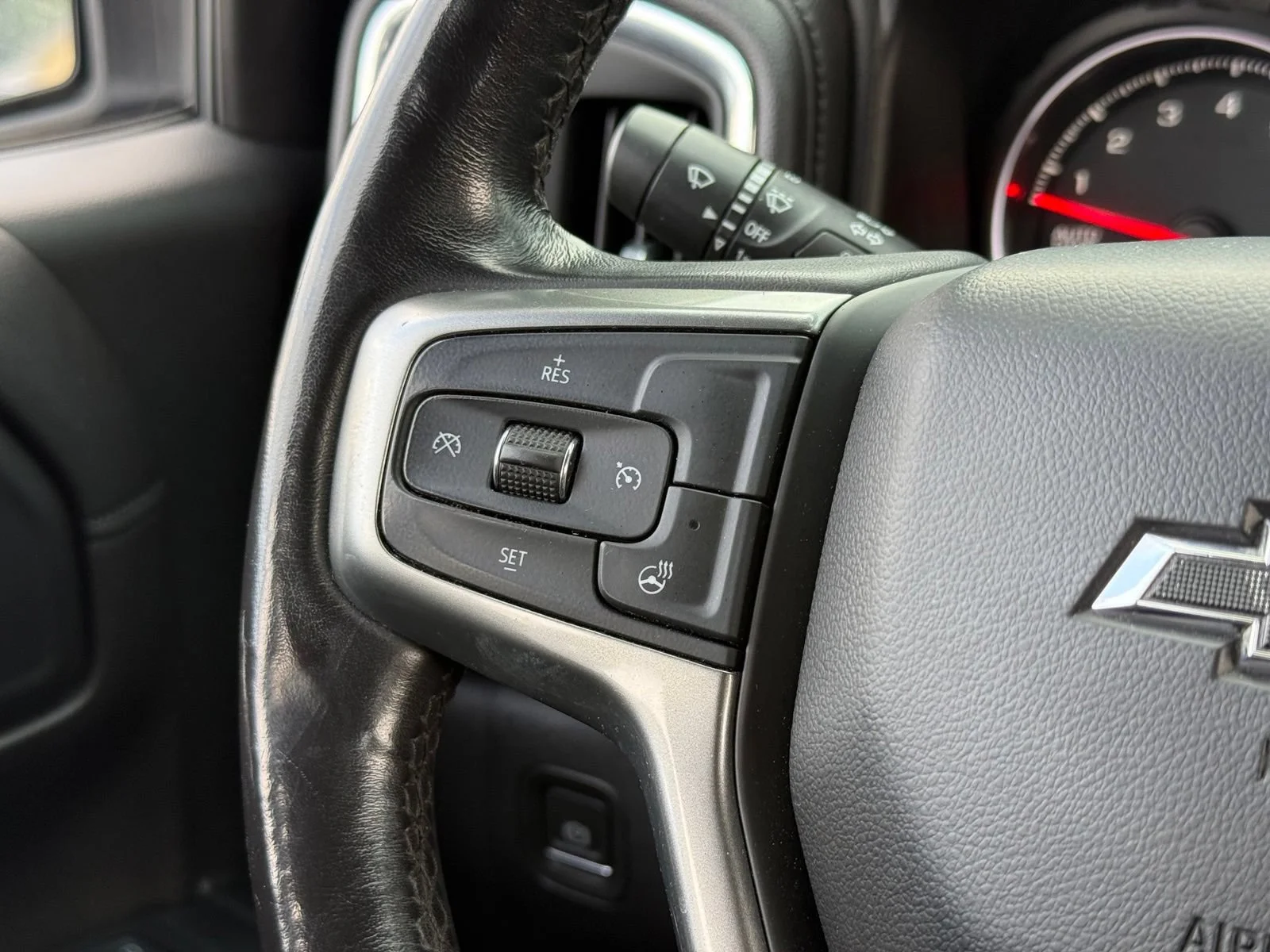 Used 2019 SUMMIT WHITE Chevrolet RST image 24