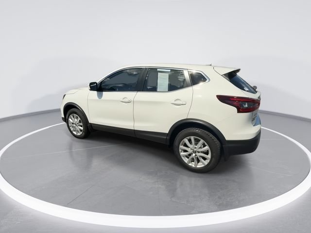 Used 2021 White Nissan S image 6