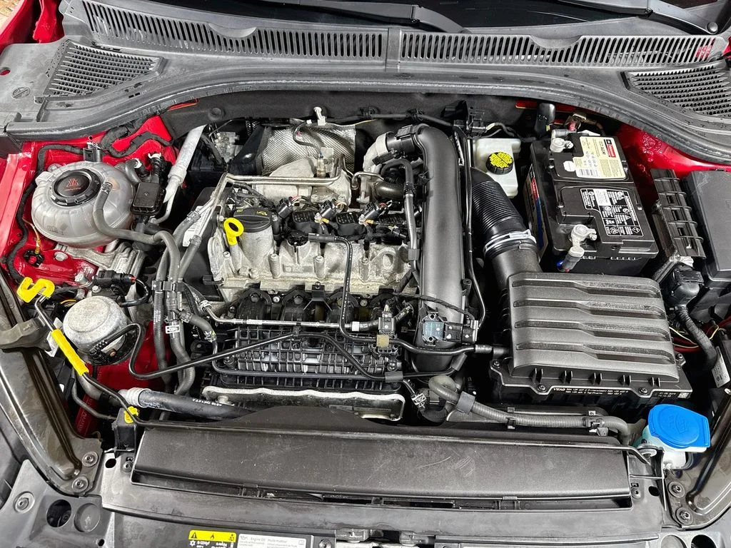 Used 2019 Tornado Red Volkswagen S image 27