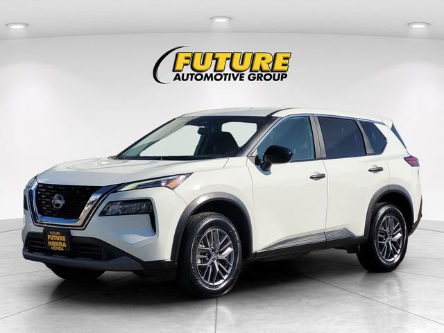 Used 2023 White Nissan S image 5