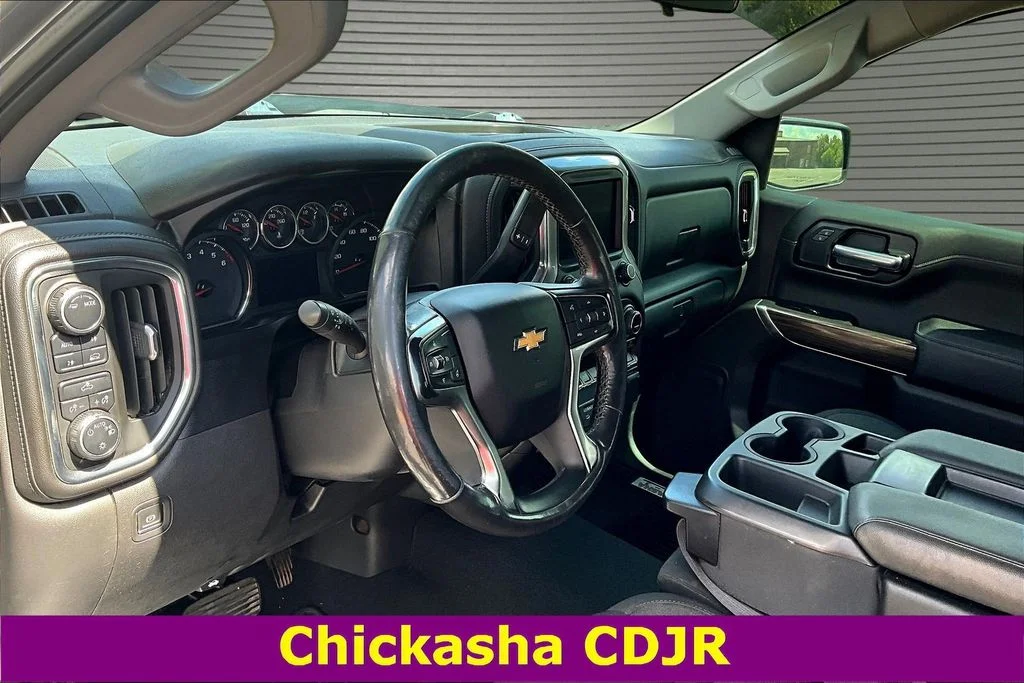 Used 2020 Gray Chevrolet LT image 17