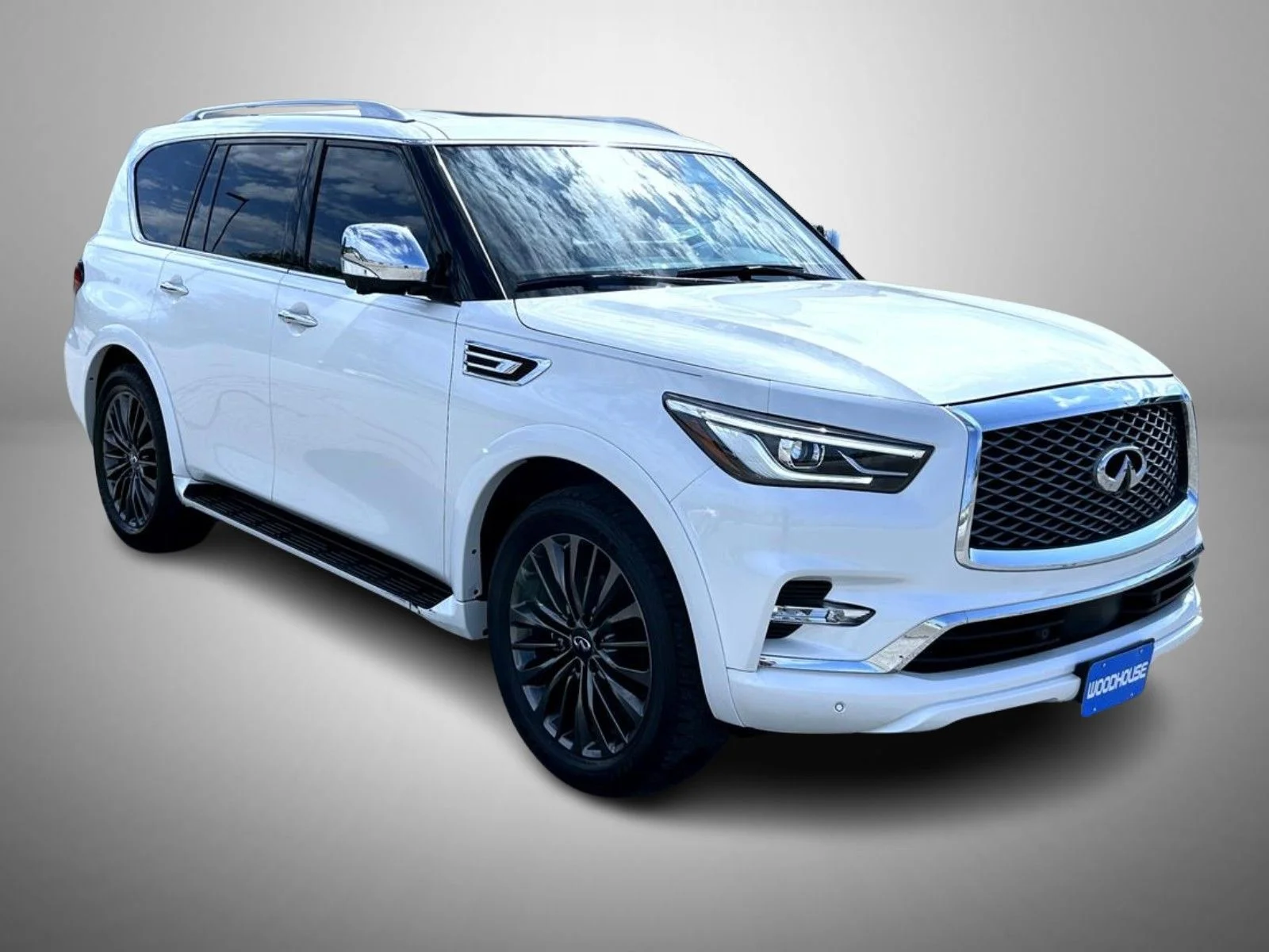 Used 2023 White INFINITI Sensory image 3