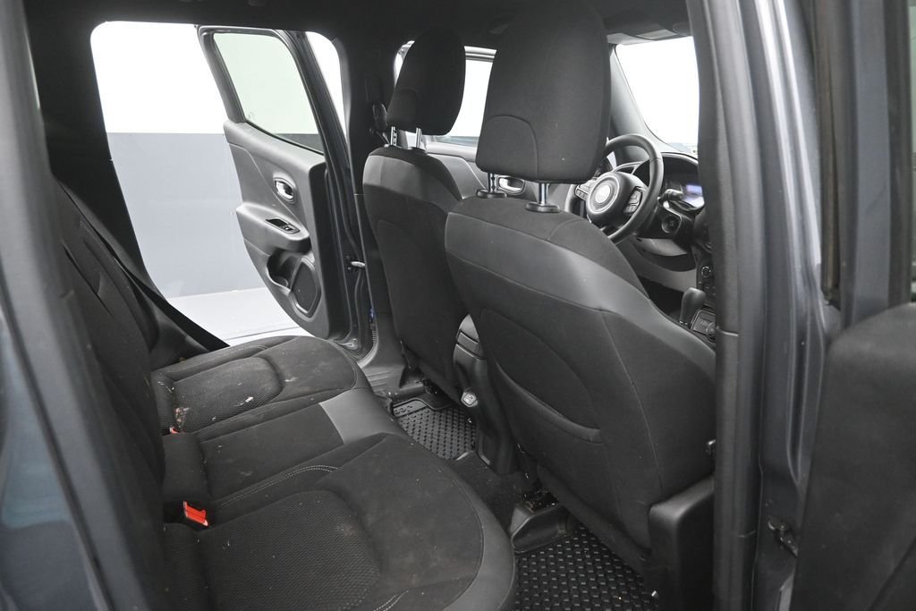 Used 2022 Gray Jeep Altitude image 22