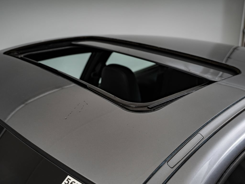 Used 2005 Seal Grey Porsche Carrera image 13
