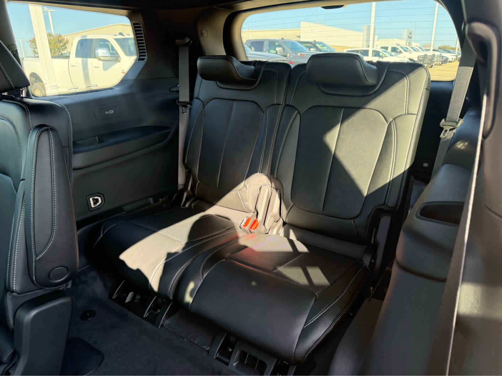 New 2026 Baltic Gray Metallic Clear-Coat Exterior Paint Jeep Limited Reserve image 12