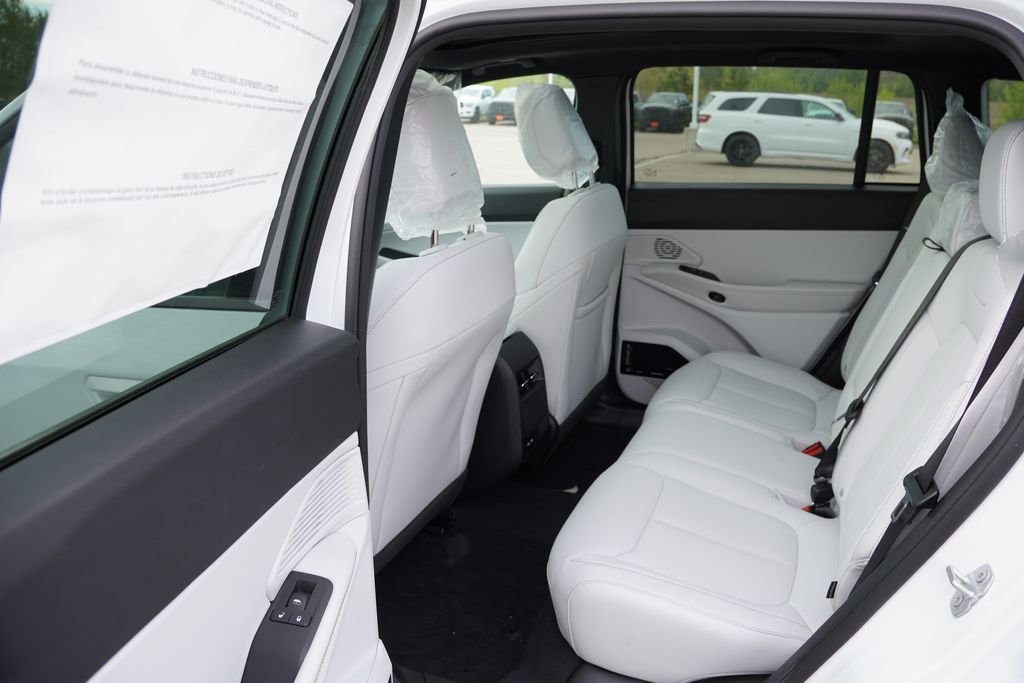 New 2026 Bright White Clear-Coat Exterior Paint Jeep Limited image 11