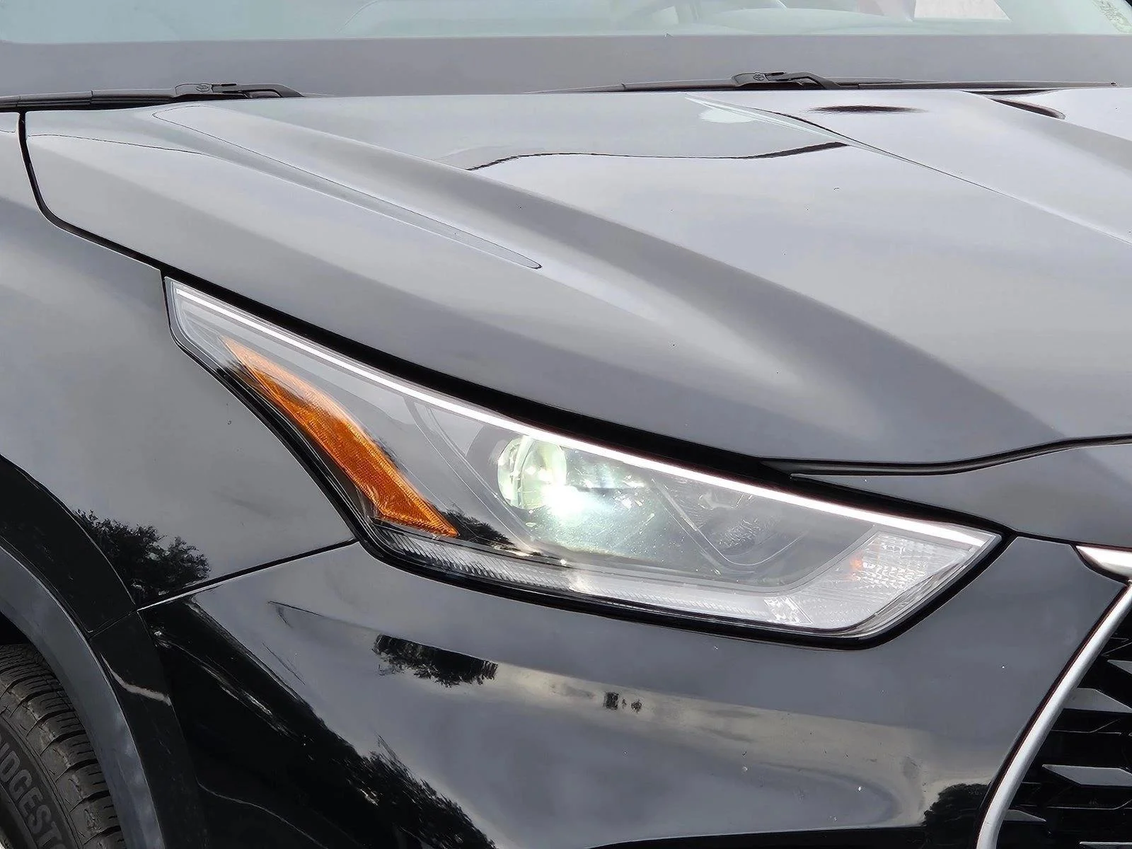 Used 2021 Midnight Black Metallic Toyota L image 4