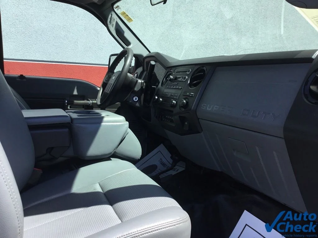 Used 2014 White Ford XL image 32
